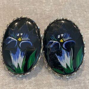 Pierced earrings design with silver tone